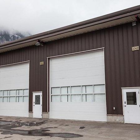 Novlan Suite By Revelstoke Vacations Exterior photo